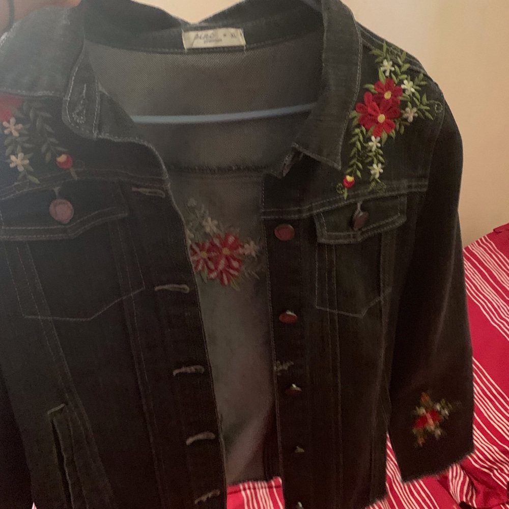 Jean jacket - Picture 2 of 5